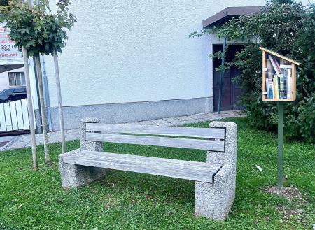 Sencur -  knjigobežnica